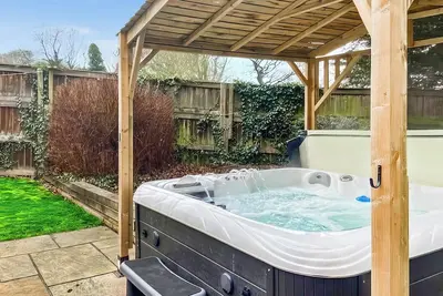 Image de 5 chambres à coucher à Pudsey, near Leeds