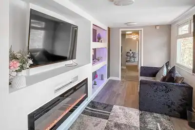 Image de 2 chambres à coucher à Meriden