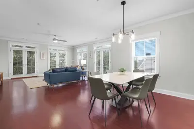 Image de 2 Units w/ Free Parking • Walkable Historic District | The Juliette by AvantStay