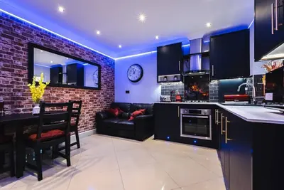 Image de Self-check-in flat for contractors, teams, and longer stays