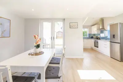 Image de Modern & Bright 2-Bed Home | Easy Access to Oxford