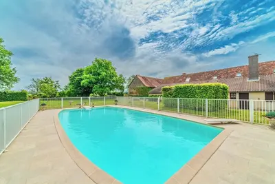 Image de Longère de charme avec piscine - calme & nature