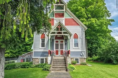 Image de Unique loft space 500 ft from Salmon River!