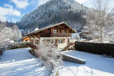 Image de Morzine chalet with hot tub. Ski and Mtb friendly