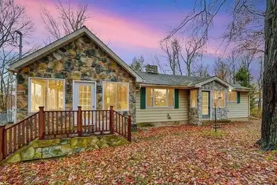 Image de Lake House - Big Bass -Pocono Mountains Close to Shopping, Water Parks, Skiing