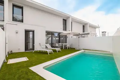 Image de Villa de Vacances 'Meco Pool Villa' avec Piscine Privée, Wi-Fi et Climatisation