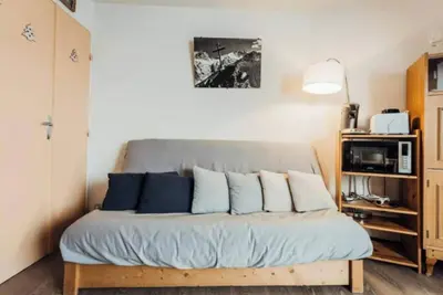 Studio avec balcon et parking, local à skis