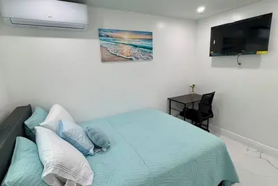 Image de Private Guest house: Fenced Patio & Free Parking – Cozy & Peaceful