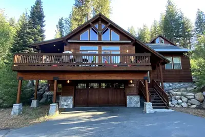 Image de Gorgeous Donner Lake 3br + Loft Modern Home in Truckee