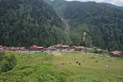 Image de \"Unbeatable Valley Views: Villa Among the Waterfalls and Clouds, with Terrace! \"