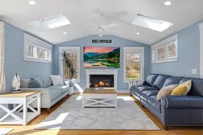 Image de 1 mile to Kingsbury Beach w. Patio, Central Air, Large Yard, Ev Charger