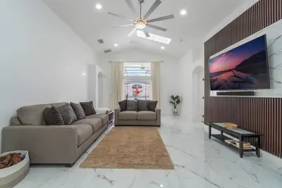 Image de 5-Bed Villa w/ Private Pool