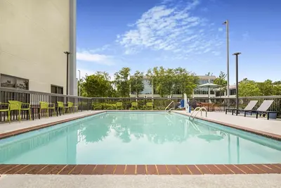 Image de 4 Rooms Ideal for Groups + Free Parking & Breakfast | Von Braun Center - 4. 9 mi