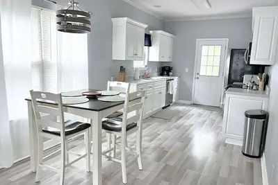 Image de Savannah Home Close to Hospitals, Haaf, Ga Southern Armstrong and more!