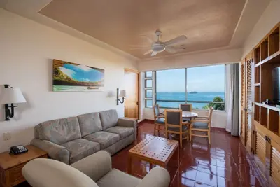 Image de Family-Friendly Beachfront 1br Retreat w Pool