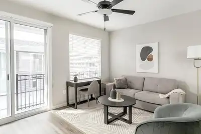 Landing | Modern 2bd, Gym, Pool