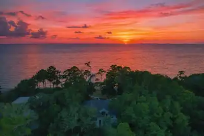 Image de Bayfront Retreat on 1. 5 Acres - Private Dock - 4br Near Destin