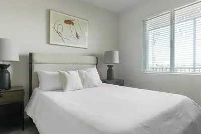 Image de Landing | Modern 2bd, Pool, Gym