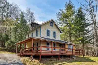 Image de Hunter Mountain Home with Fire Pit & Deck