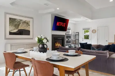 Image de Minimalist Serene Home in near Rose Bowl Stadium  Pasadena