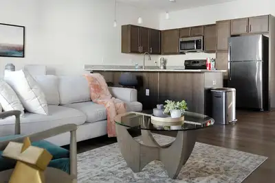 Image de Landing | Spectacular 2bd, Courtyard, Pool