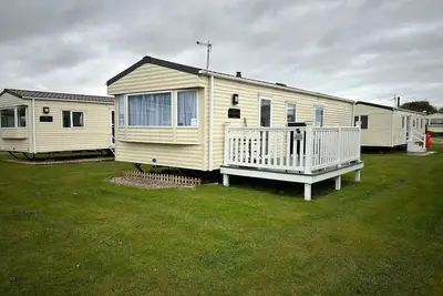 Image de 6 berth caravan with decking at Sunnydale Holiday Park ref 35277s