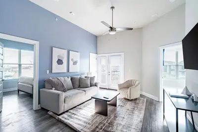 Image de Landing | Stylish 2bd, Gym, Clubhouse