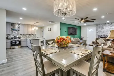 Cozy Westgate Gem Near Stadiums, Golf & More!