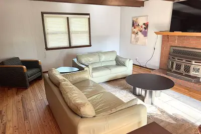 Image de Stay Near the Action - Chiefs, Royals & World Cup