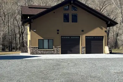 Image de 2-bedroom, 2nd story ranchette apartment for relaxing in beautiful Mackay Idaho