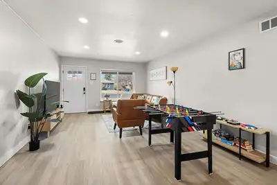 Image de Game house for groups  Yard Bbq  Near Denver