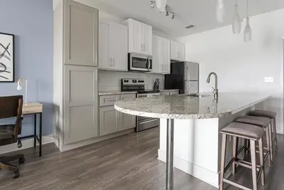 Landing | Beautiful 2bd, Pool, Clubhouse