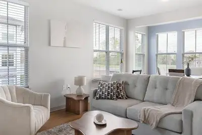 Image de Landing | Incredible 2bd, Gym, Yoga Studio