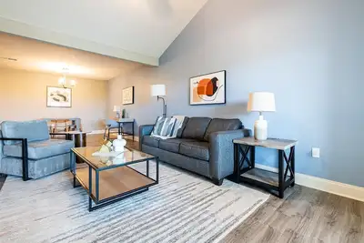 Image de Landing | Modern 2bd, Pool, Clubhouse