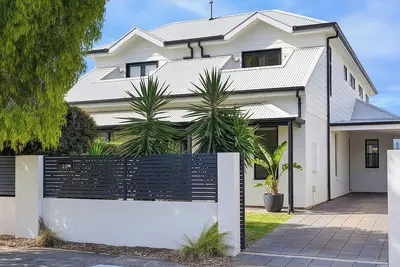 Image de Beachside Entertainer