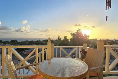 Image de \"Sky Box\" Apt near Warrens shopping centers and University of the West Indies