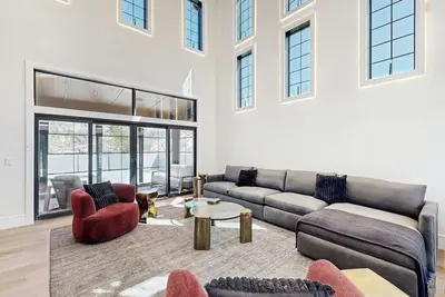 Image de Town of Lewes spacious house with private pool, pool table, deck, firepit, grill