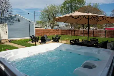 Image de Family & Group Favorite, Hot Tub, Fire Pit, Gated Parking, Fenced Yard