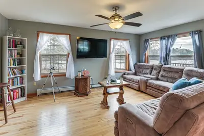 Image de 9-Acre Riverfront Home in Milbridge w/ Deck & Yard