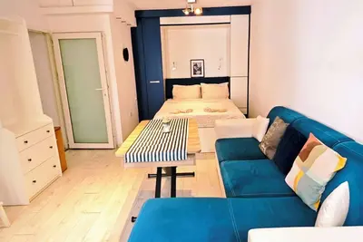 Image de Central Sea-Inspired Apartment with Private Patio