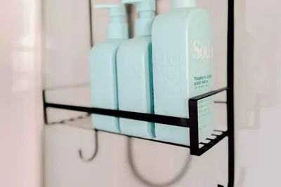 Lakefront Retreat | Pets+Parking | Games+Backyard