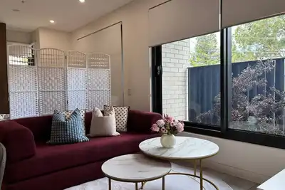 Image de Warm Marrickville Studio | 10 Min Walk to Train