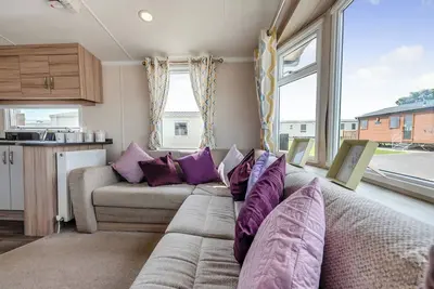 Image de Bronze Caravan with parking P