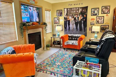 Image de “Friends” Central Perk- Fun Escape - Starved Rock- Ottawa