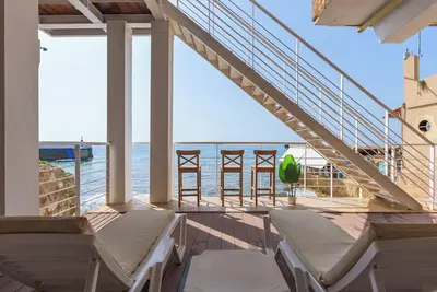 Image de Experience tranquility and breathtaking sea views in Kfar Abida.