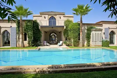 Image de Maison de vacances privée avec Wifi, climatisation, piscine privée, bain à remous, Tv, patio