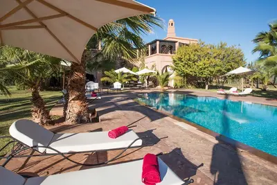 Image de Maison de vacances privée avec piscine privée, climatisation, Wifi, Tv, patio, vue panoramique