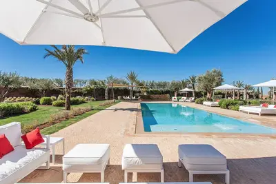 Image de Belle maison de vacances avec piscine privée, Wifi, climatisation, Tv, patio, vue panoramique