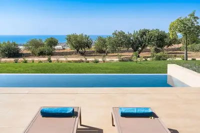 Image de Belle maison de vacances avec Wifi, climatisation, piscine privée, Tv et patio