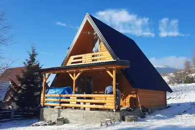 Image de Cosy and romantic ski retreat on mountain-near ski resort. Nature and peace.